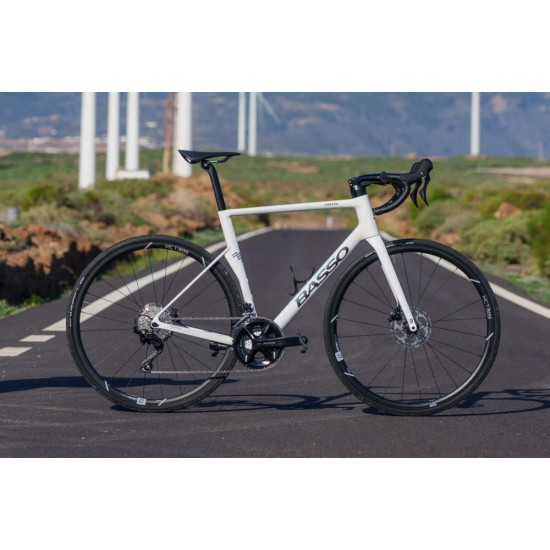 Basso Venta R karbon tárcsafékes országúti kerékpár, Shimano 105 2x 12s R7120 Microtech MCT