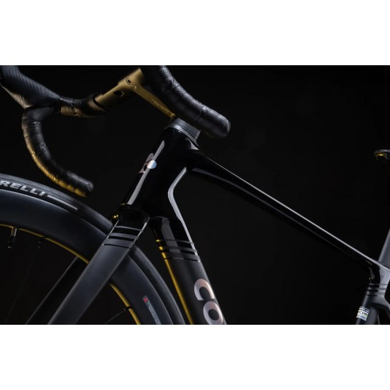 COLNAGO V5Rs DISC tárcsafékes országúti kerékpár váz CC01 integrált karbon kormánnyal (vagy nélküle)