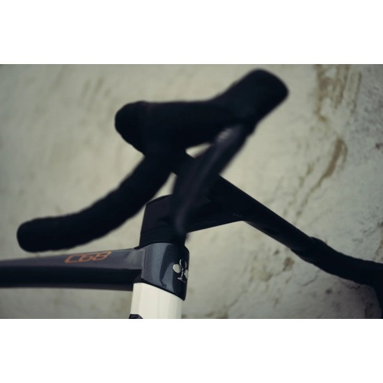 COLNAGO C68 DISC tárcsafékes országúti karbon kerékpár Shimano Dura Ace Di2 R9270