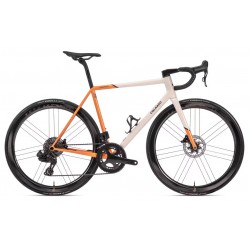 COLNAGO Steelnovo Disc modern steel road bicycle Campagnolo Super Record WRL Bora WTO