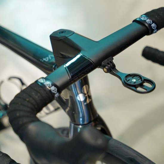 COLNAGO kerékpár országúti V4 Disc tárcsafékes Shimano ULTEGRA Di2 R8170 Vision SC45 karbon kerékkel és CC01 integrált kormánnyal