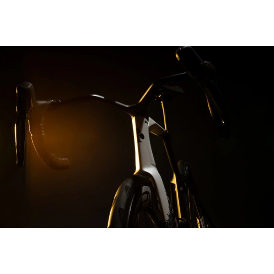 COLNAGO Y1Rs DISC tárcsafékes országúti aero kerékpár integrált karbon kormánnyal Shimano Dura-ace Di2 12s