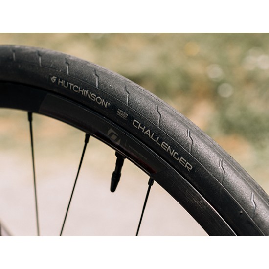 HUTCHINSON kerékpár gumi külső Challenger Tubeless Ready Hardshield országúti 700x32 belsős hajtogatós fekete 32-622